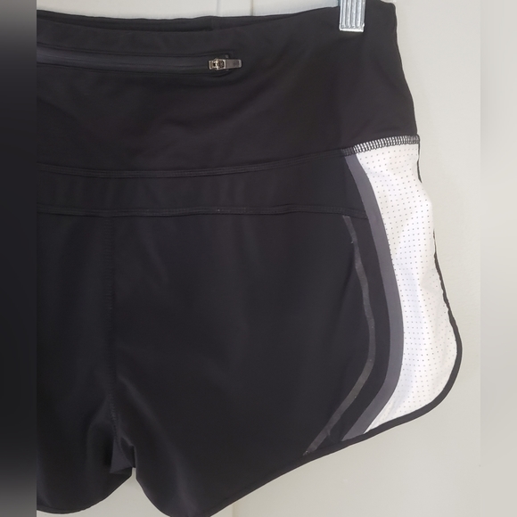 Athleta Black and White Acceleration Running Shorts 3.5" - Picture 8 of 14